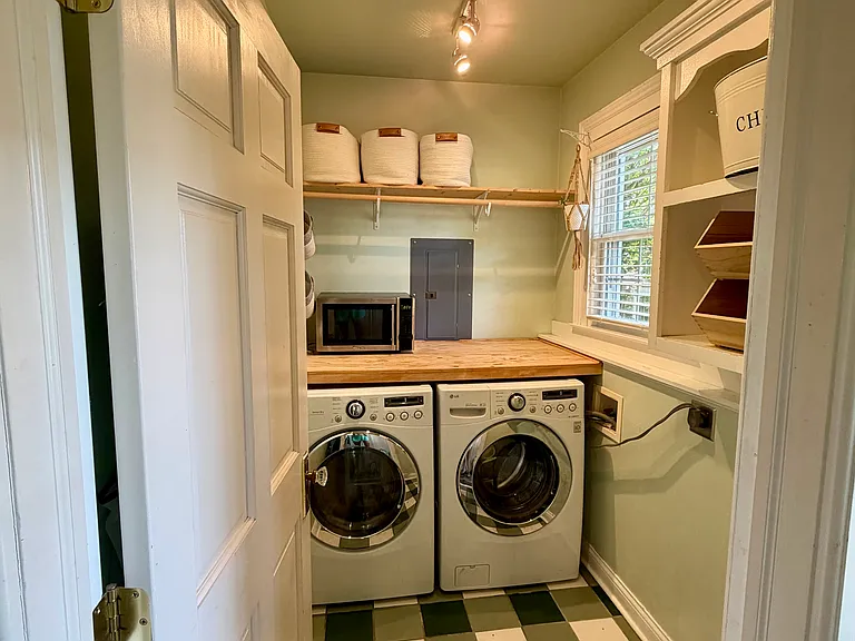 541 Union St — Photo 16