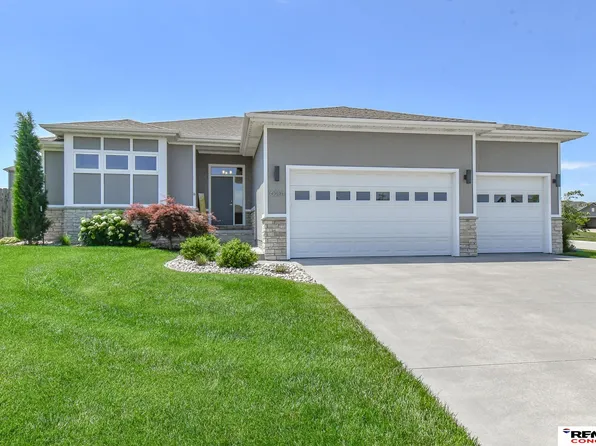 6301 Kelsey Ln, Lincoln, NE 68516