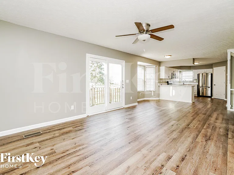 1388 Pepper Ln — Photo 4