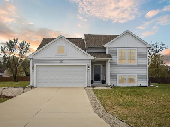 11157 Meadow Wood Cir, Greenville, MI 48838