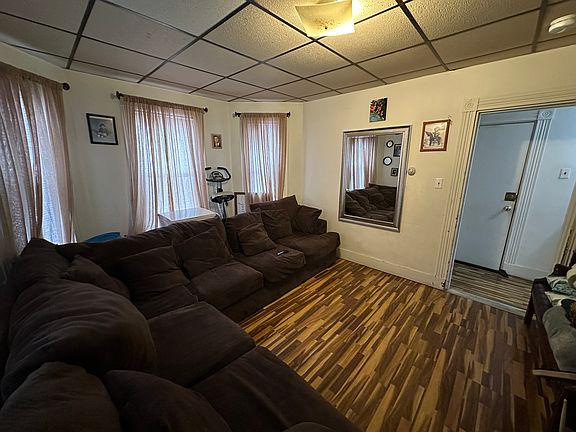 4th image of 41 Louis St #1