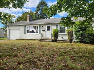 8 Caldarone St, Barrington, RI 02806
