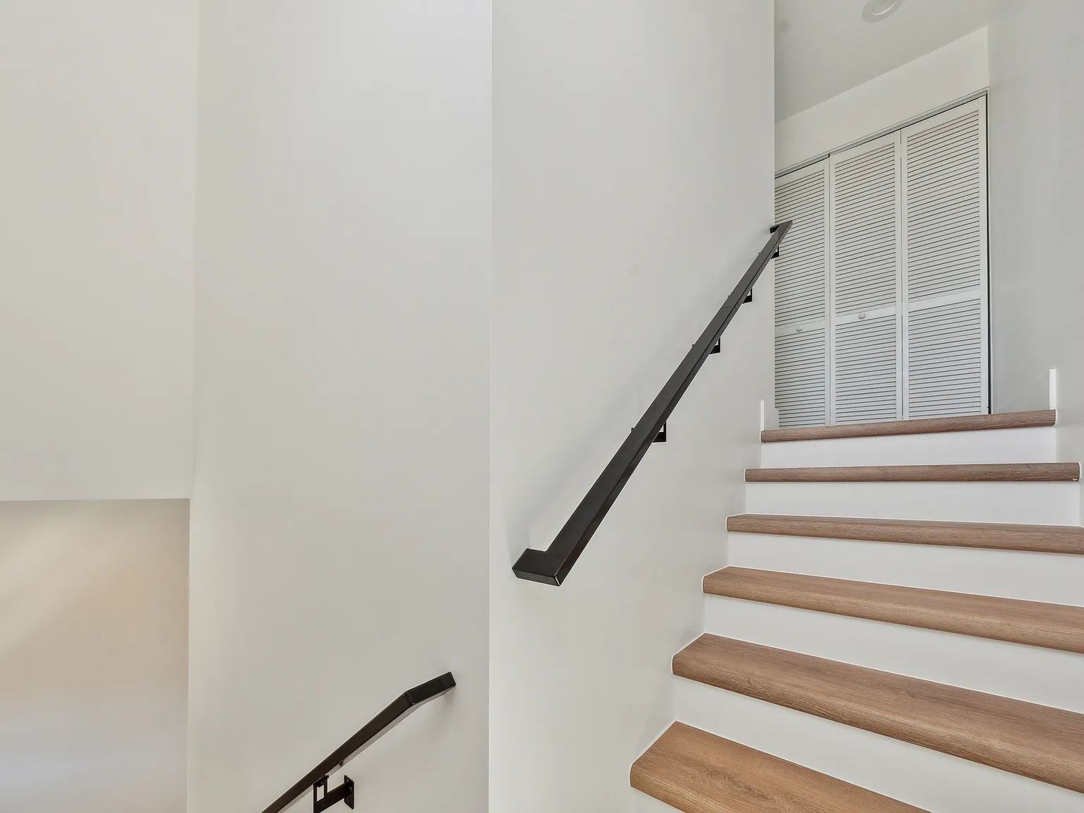 3 bed, 1200 sqft, $4,895 — Photo 3
