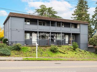 712 9th St, Oregon City, OR 97045