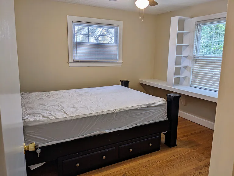 4668 Fairmont Ave — Photo 29