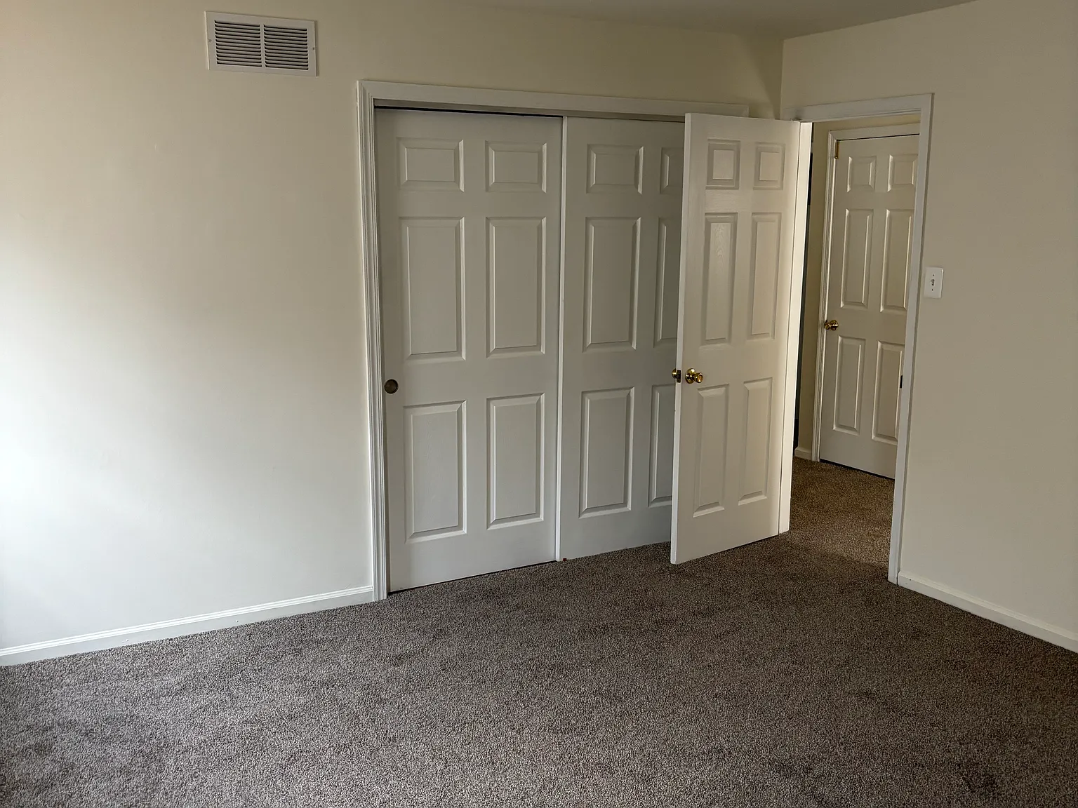 2 bed, $1,800 — Photo 4