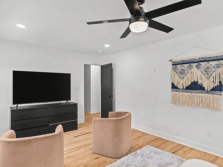 1329 Plumstead Rd — Photo 39
