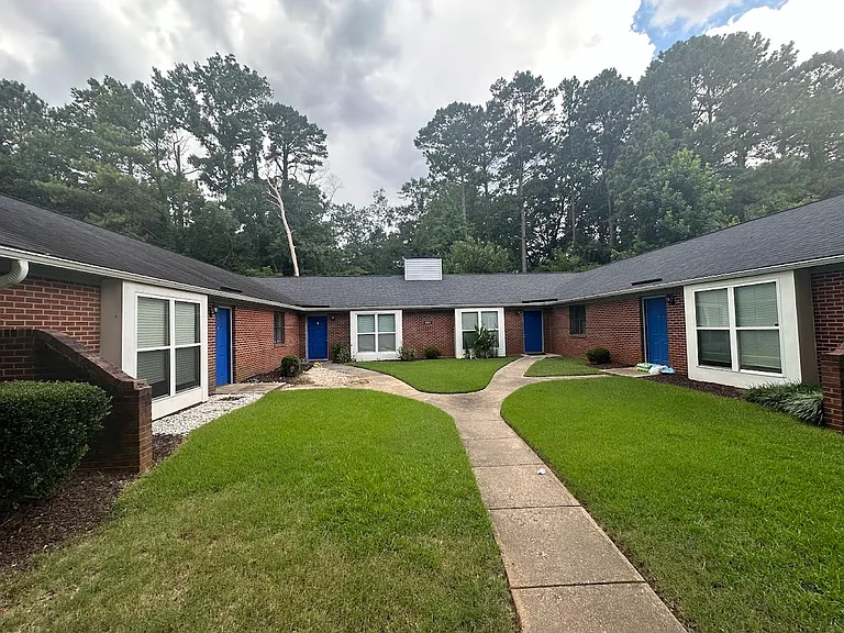 6705 Magnolia Ct #B — Photo 1