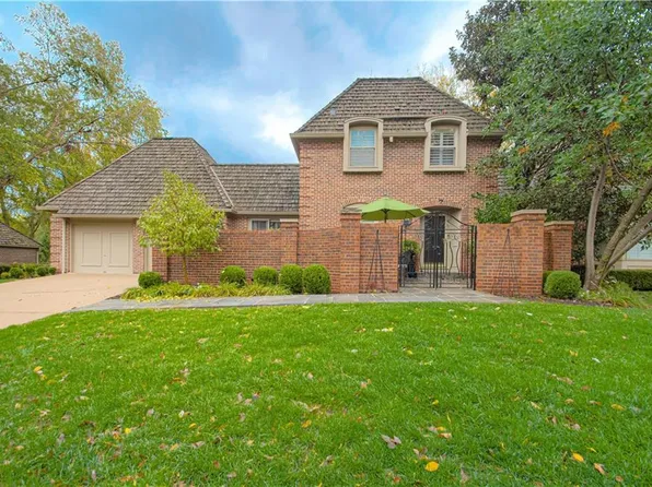 7 Le Mans Ct, Prairie Village, KS 66208