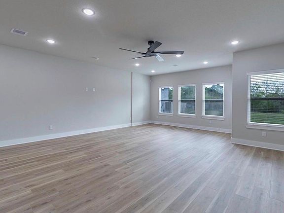 5th image of 9101 Noel St #B