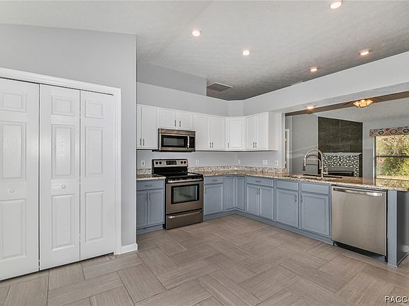 2nd image of 24 W Oak Branch Ct