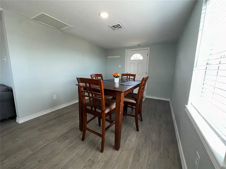 201 Volpe Cir — Photo 14