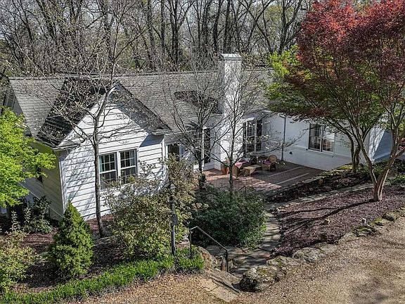 2nd image of 591 Milledge Terr