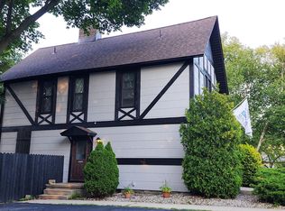 428 1st St APT 2, Manistee, MI 49660