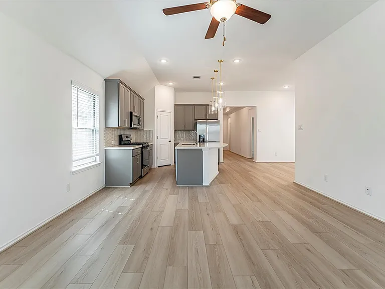 21107 Armstrong County Dr — Photo 21