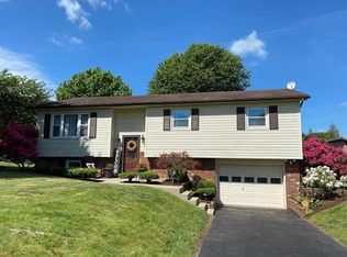 604 Robin St, Bluefield, VA 24605