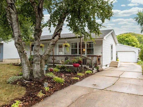 140 37th Ave NW, Rochester, MN 55901