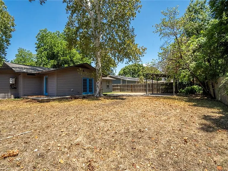 2105 Fortview Rd — Photo 34