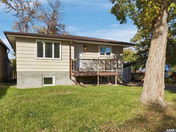 328 College Avenue E, Regina, SK S4N 0V8