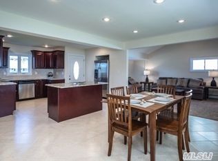 293 Elm Dr S, Levittown, NY 11756