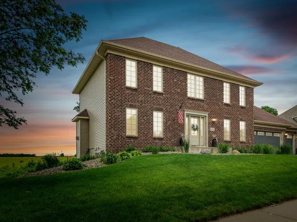 422 Ramsey Ave, Carver, MN 55315