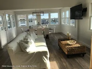 2 bed, 3.5 bath, 1816 sqft, $3,000 — Photo 2