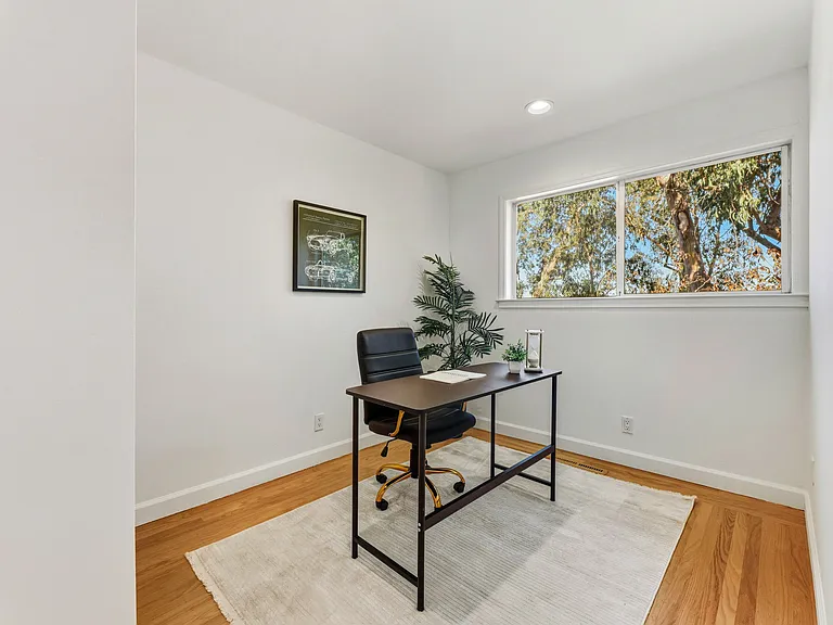 866 Alma Pl — Photo 11