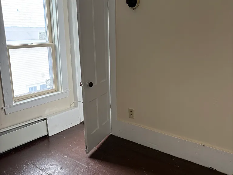 18 Center St — Photo 6