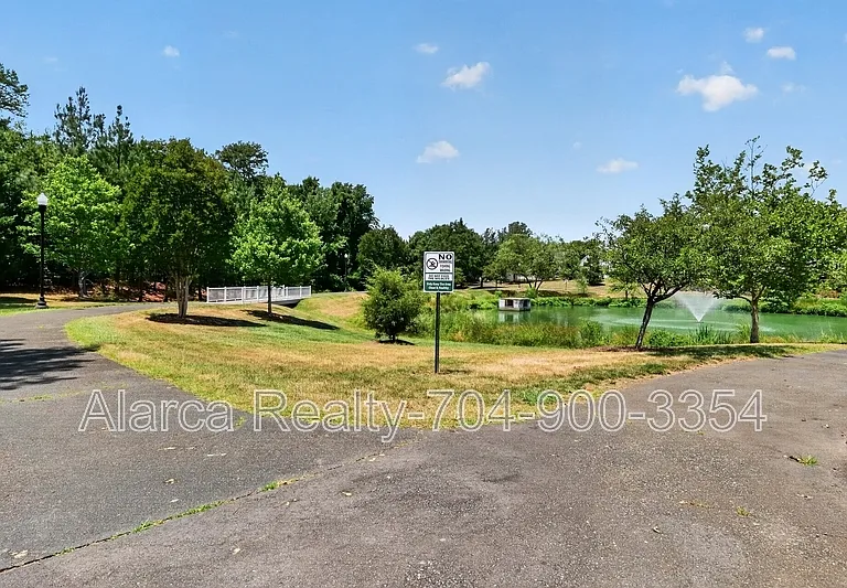 11528 Lottingly Dr — Photo 35