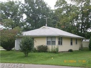 49 Scott St, Canfield, OH 44406