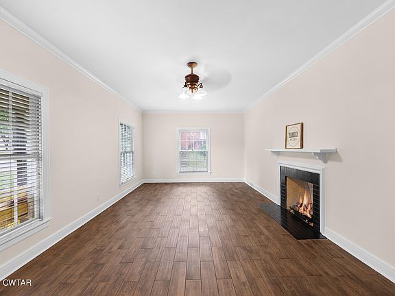 3rd image of 308 Forest Dr