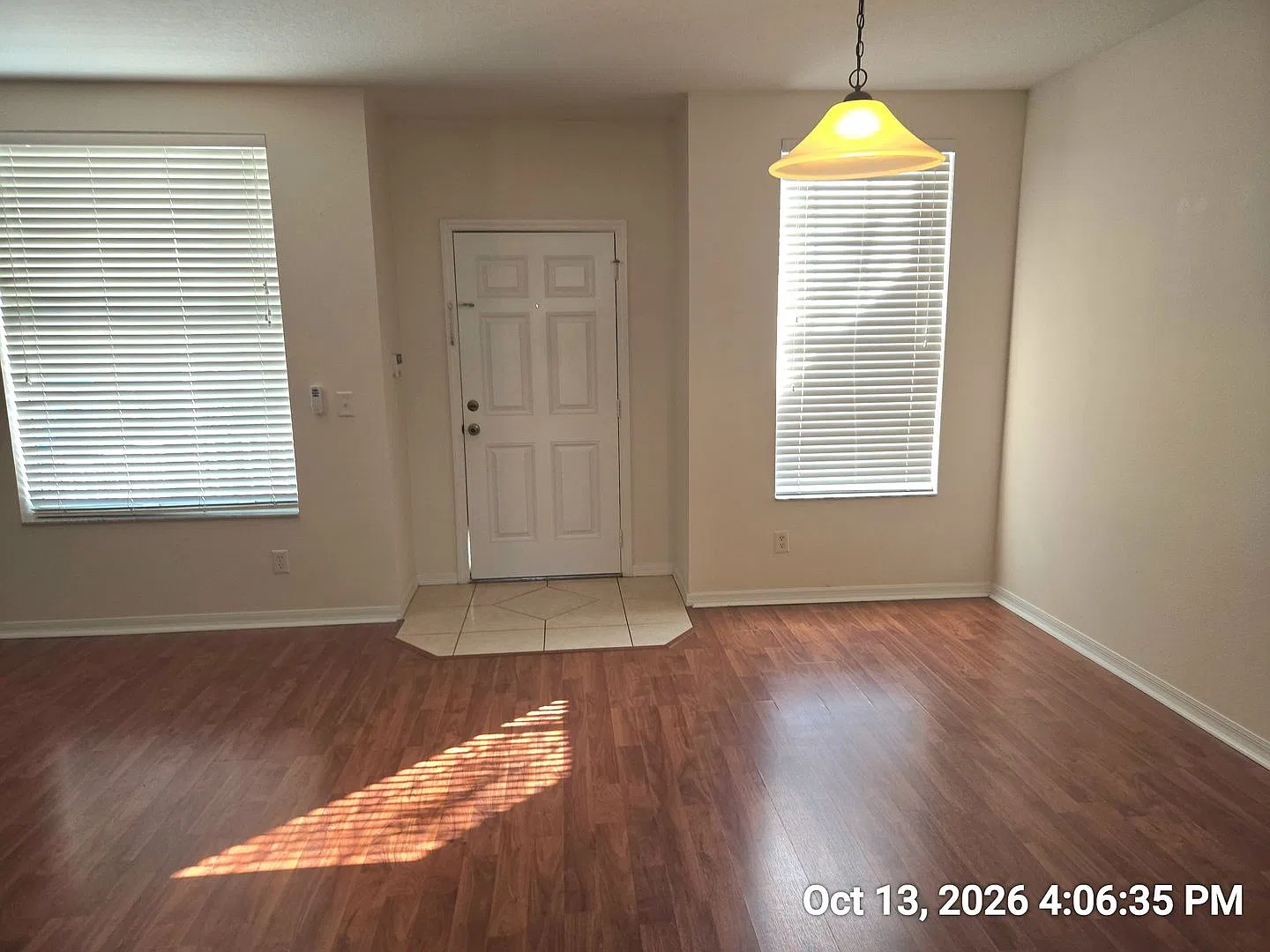Gated townhome community — Photo 3
