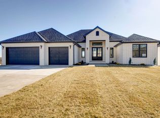 5522 E Wild Horse Dr, Springfield, MO 65802