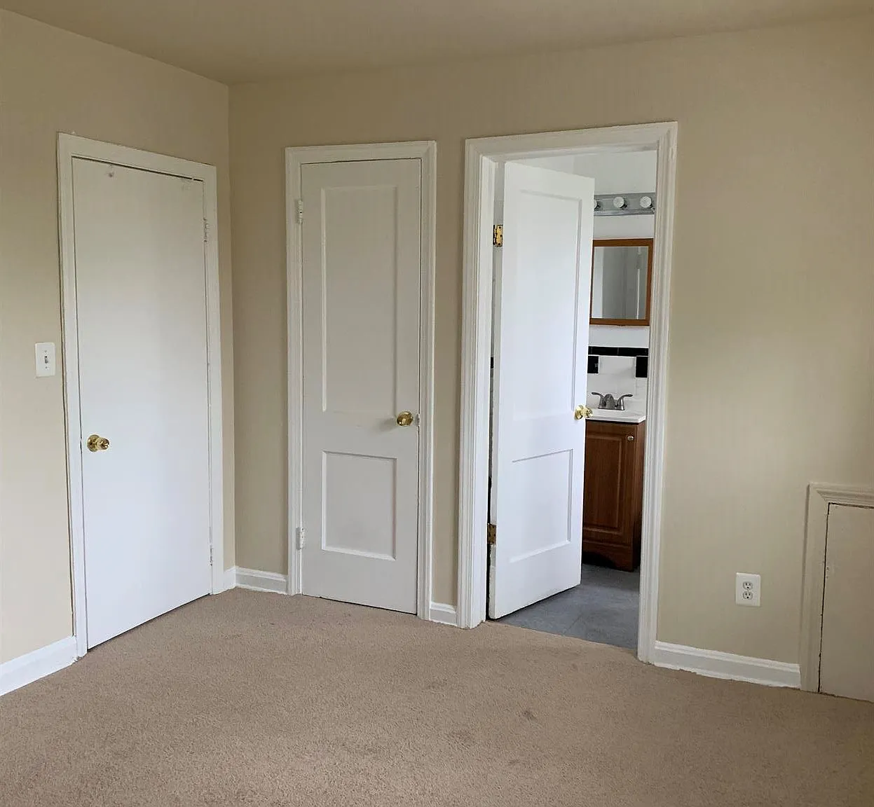 6823 Red Top Rd — Photo 4