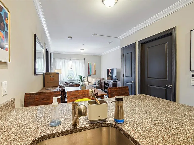 3611 Park Ave #302 — Photo 3