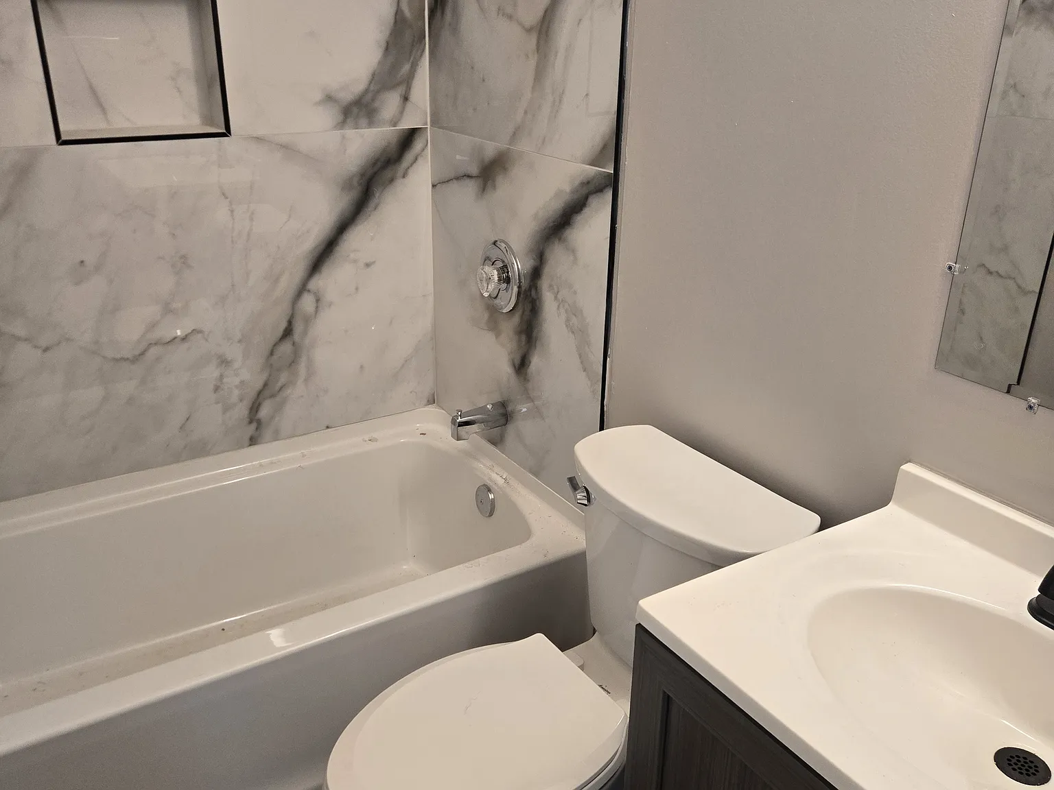 2 bed, $2,050 — Photo 4