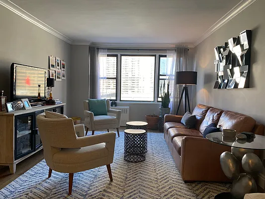 Rented by Compass | media 13
