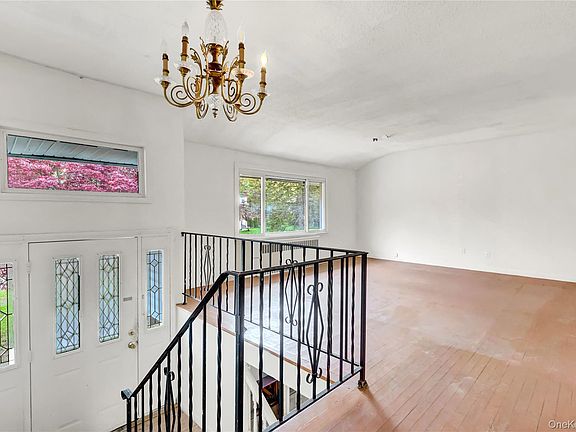 3rd image of 256 Vanderbilt Avenue