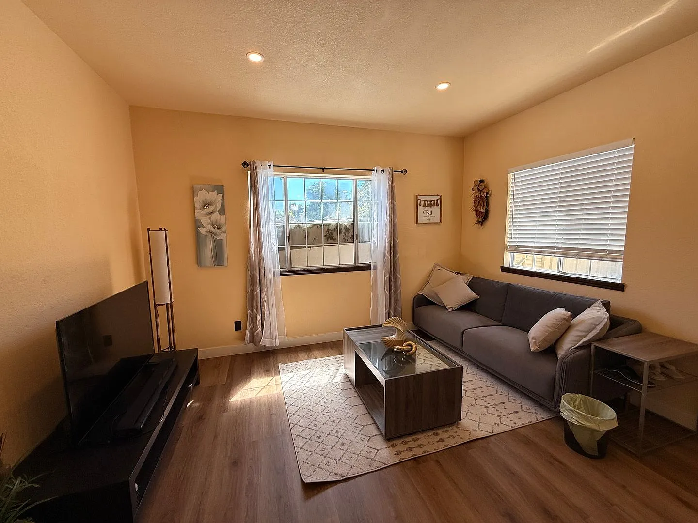 Charming furnished 1BR/1BA+ bonus Room in Oakland. — Photo 2