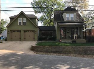 555 Lawrence St, Saint Charles, MO 63301