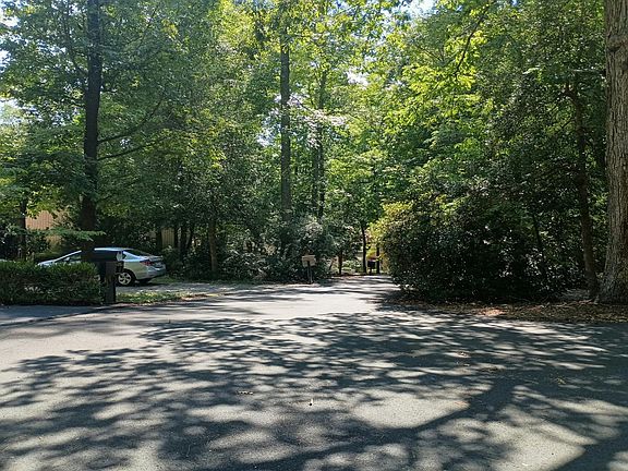 5th image of 1708 Chateau Cir