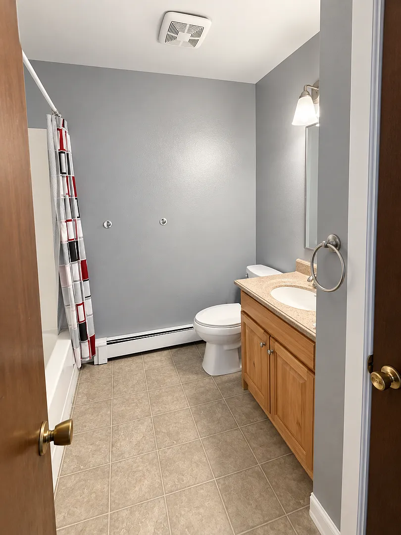1643 Kelby Dr — Photo 3