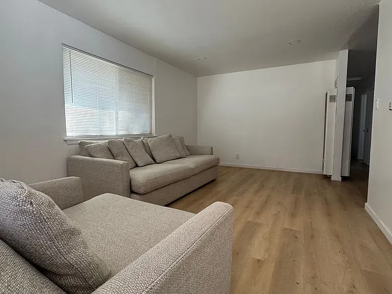1060 Echo Rd — Photo 9