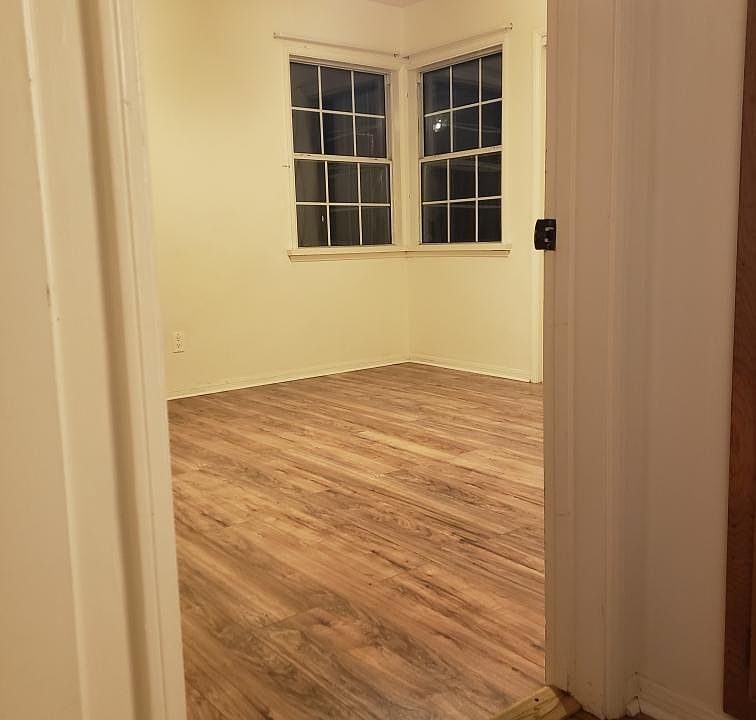 2nd image of 2682 San Francisco Ave