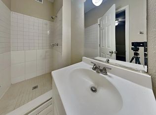 1124 Dogwood Ave, Tampa, FL 33613