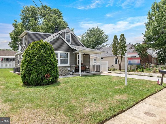 3rd image of 207 Hance Ave