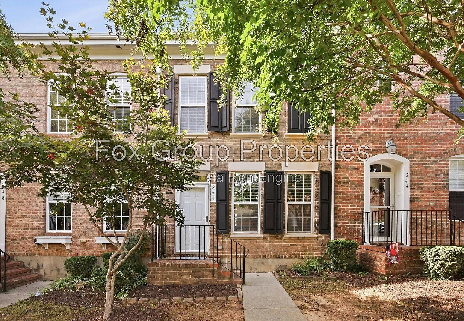 2 bed, 2.5 bath, 1060 sqft, $1,700 — Photo 1