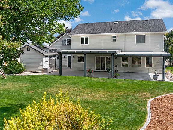 3rd image of 2211 S Weimaraner Way