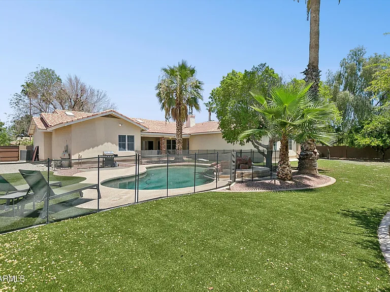 8611 W Foothill Dr — Photo 72