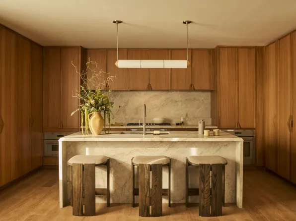 323 Bergen Street image 1 of 16